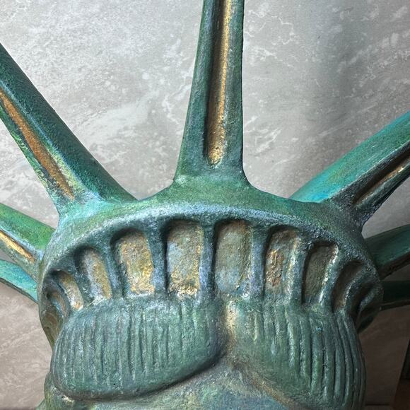 Red Robin Statue‎ of Liberty Head - Kitschy, Retro Americana - Large sized - Picture 3 of 13